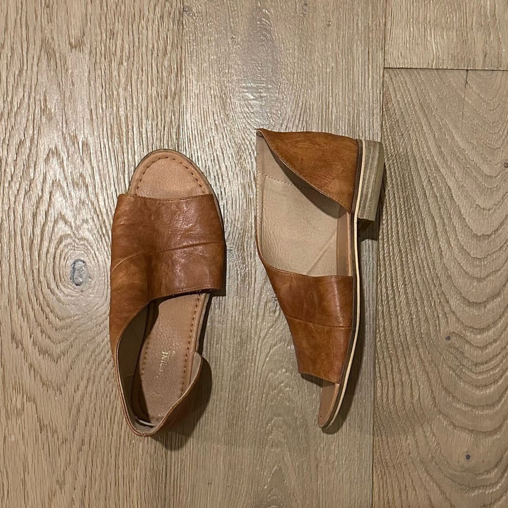 Catherine Malandrino Brown Leather Sandals (Size 8)